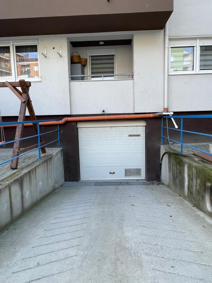 Yellow Ns Apartment โนวีซาด ภายนอก รูปภาพ